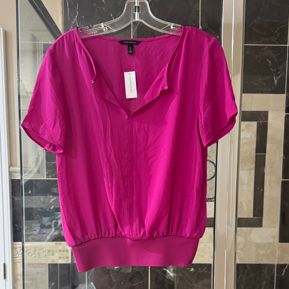 Banana Republic Fuchsia Short-Sleeve V-Neck Blouse